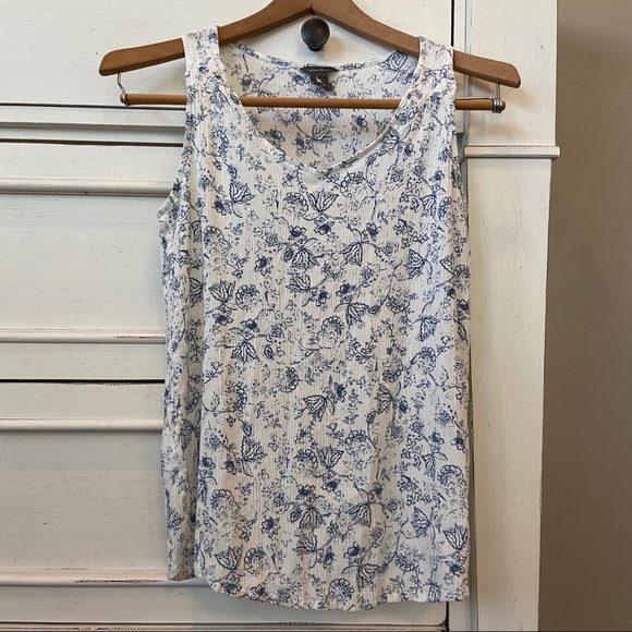 Eddie Bauer Tops - Eddie Bauer White and Blue Floral Ribbed Tank Top. Size Small. EUC
